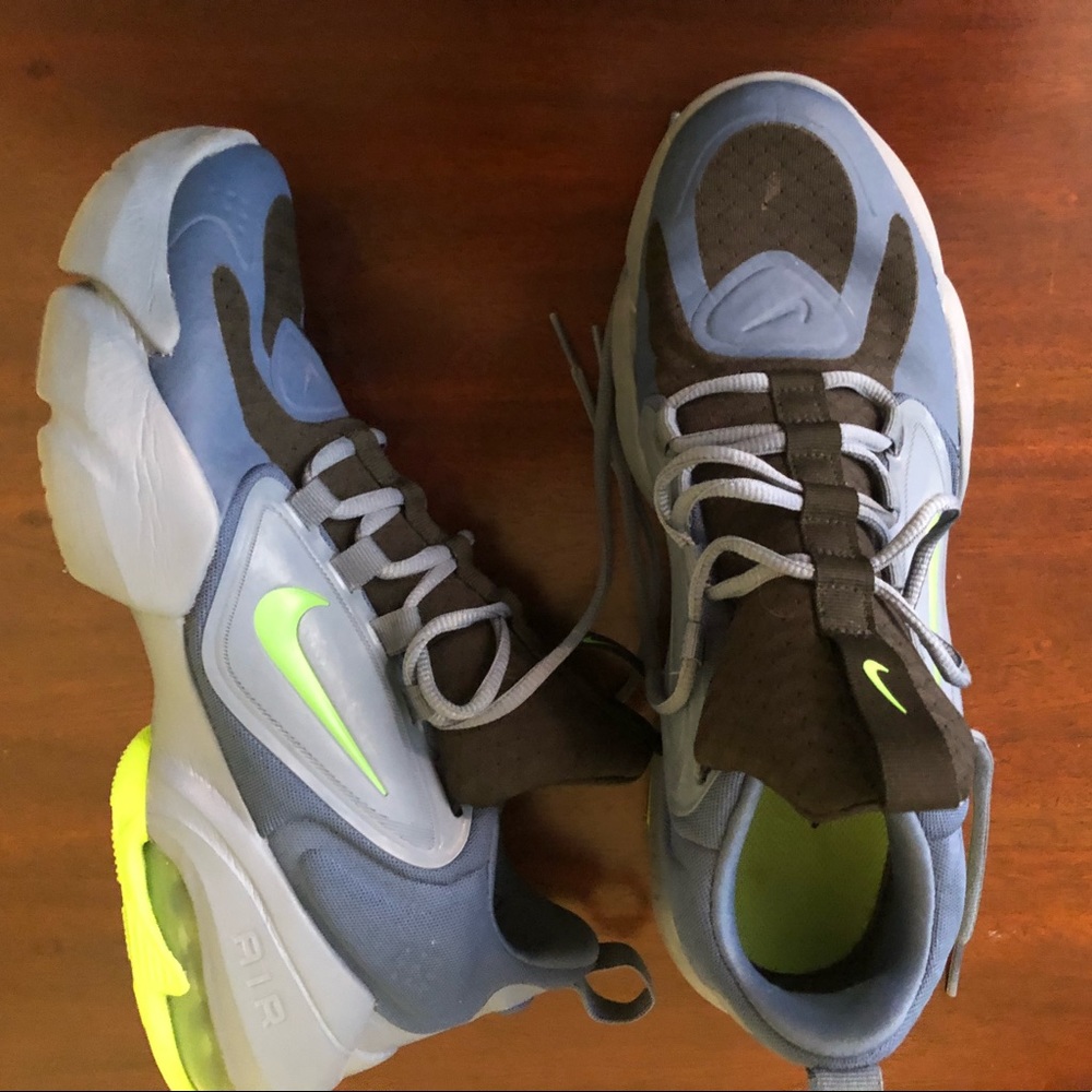 Men Nike  air max alpha savage  size 9.5 worn twice in very good condition